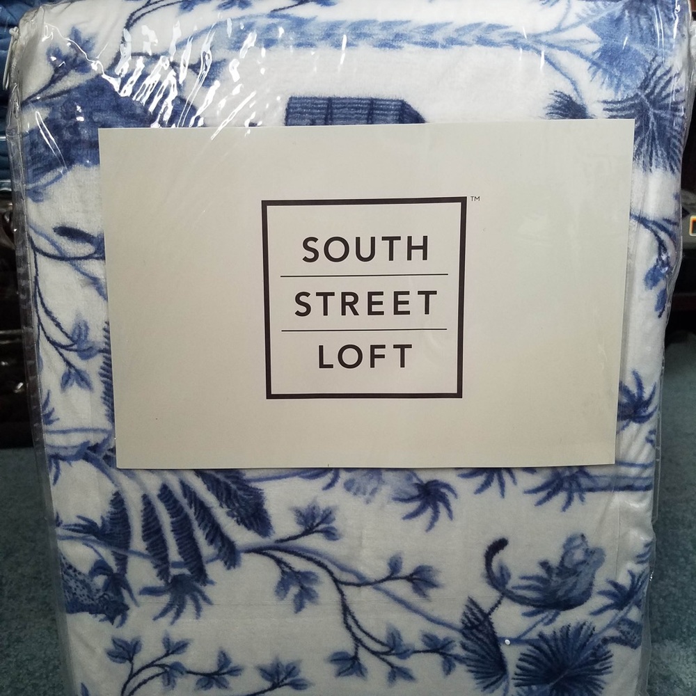 South Street Loft King Sheets + Blanket